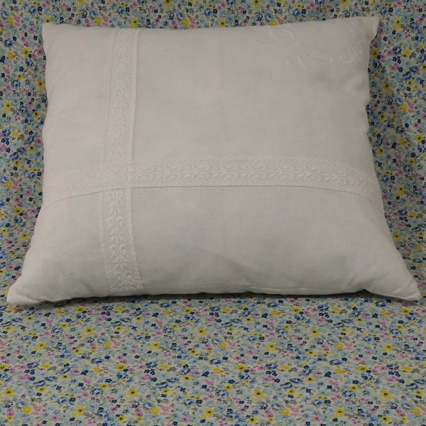 coussin-carre-taie-oreiller-ancienne-vue-de-face