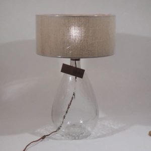 pied de lampe en verre souffle recyclé nkuku abat jour toile de jute cylindrique lampe allumée