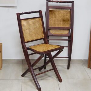chaise-pliante-bois-fonce-et-cannage